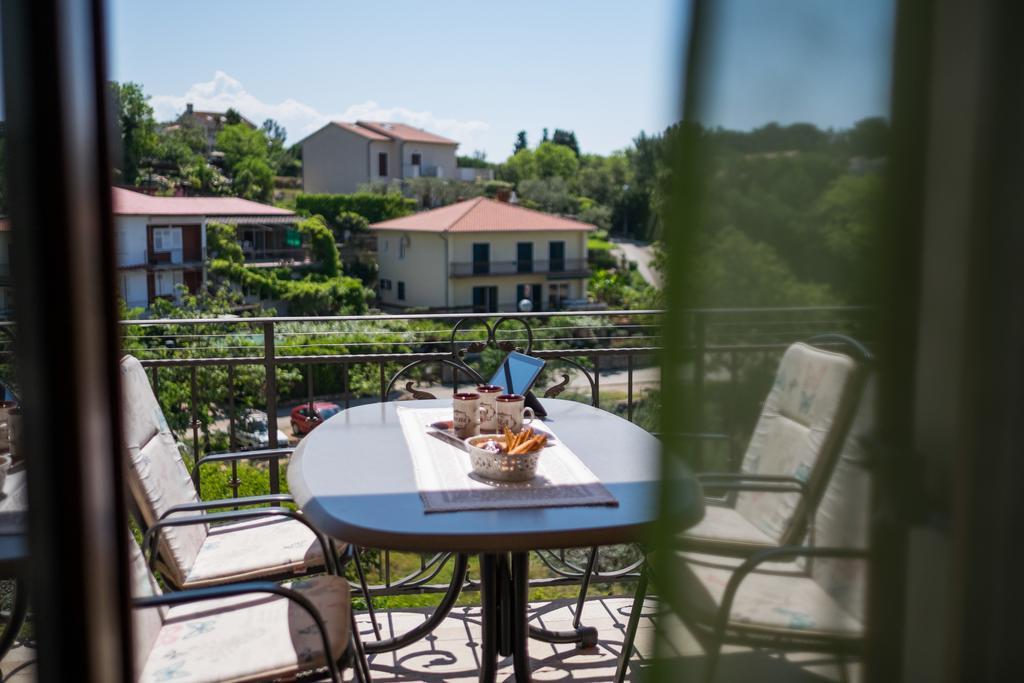 Apartments Iva Кърк Екстериор снимка