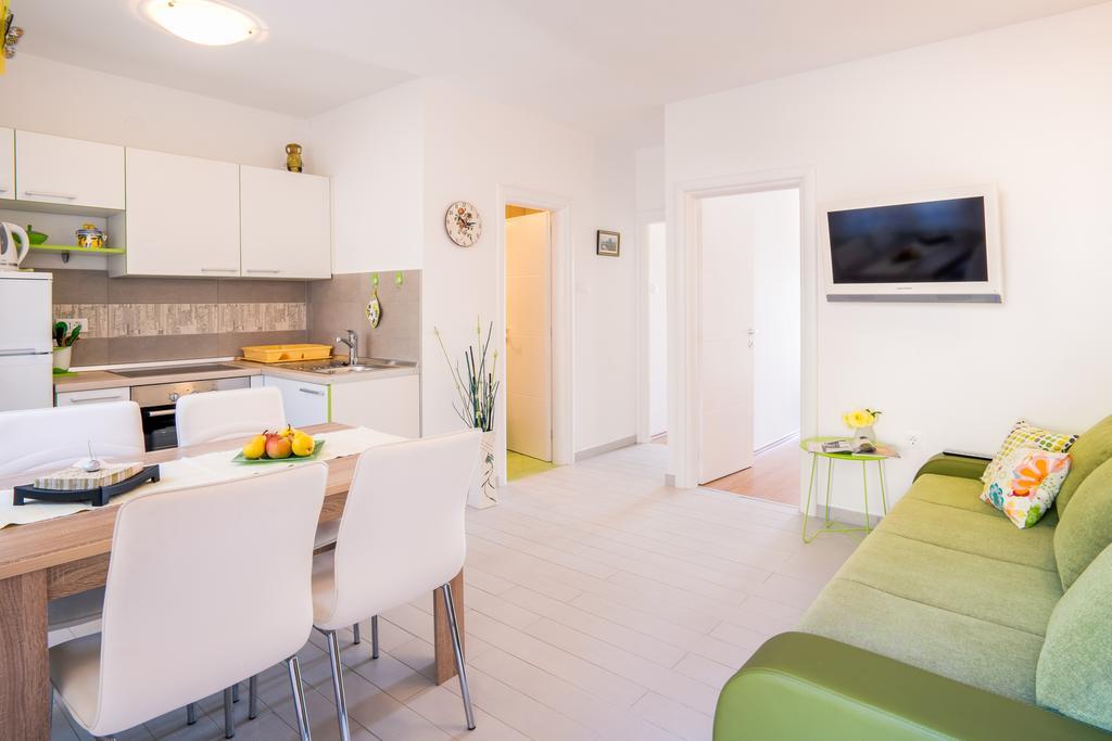 Apartments Iva Кърк Екстериор снимка