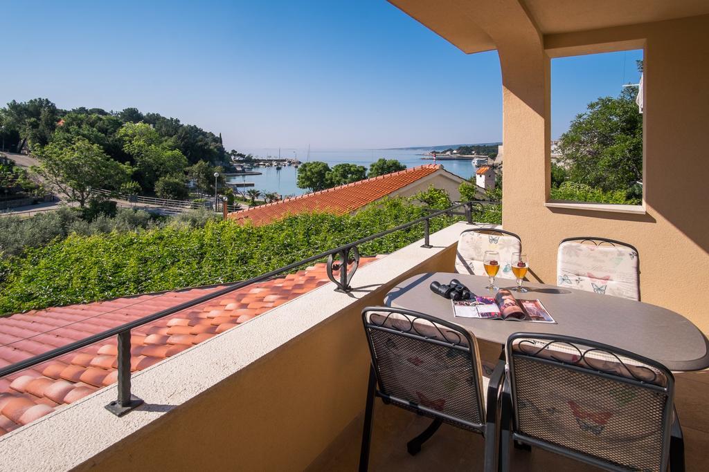 Apartments Iva Кърк Екстериор снимка
