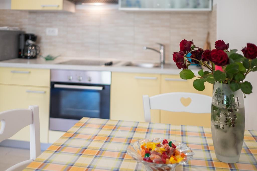 Apartments Iva Кърк Екстериор снимка